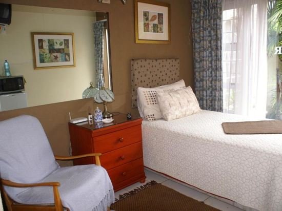 Фото Sleep Eezy Cottages