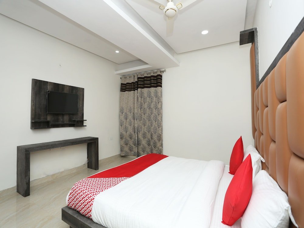 Фото Capital O 22956 Hotel Grand Residency