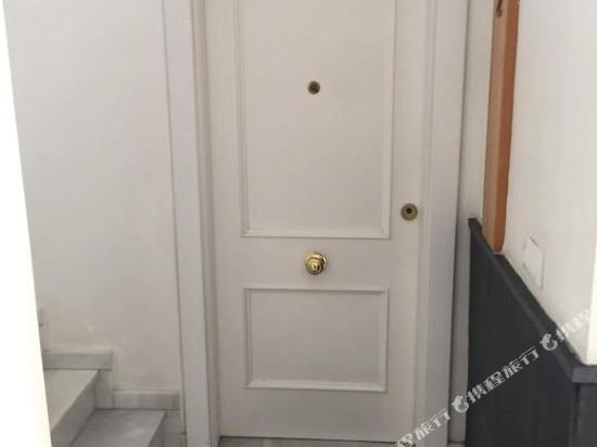 Фото Wish-Suite Cruz del Campo de Sevilla