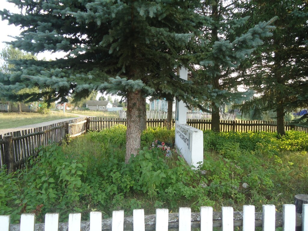 نصب تذكاري للحرب، مقبرة جماعية Стела воинам, павшим в Великой Отечественной войне ، جمهورية تتارستان، صورة