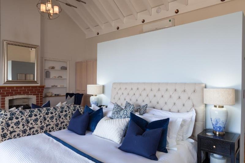 Фото Tintswalo Boulders