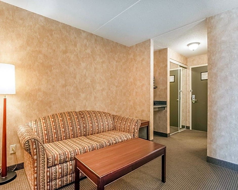 Фото Comfort Inn Sturgeon Falls