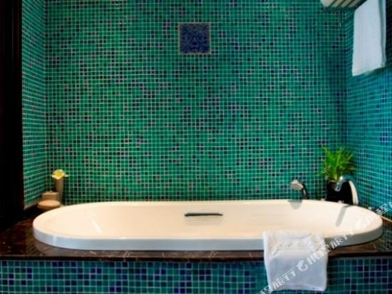 Фото Golden Lotus Luxury Hotel