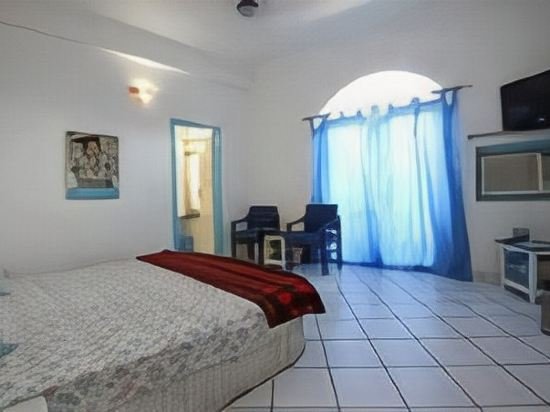 Фото Maya Hotel & Restaurant