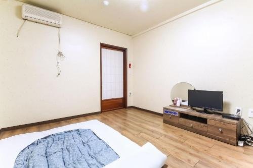 Фото Gyeongju Jang