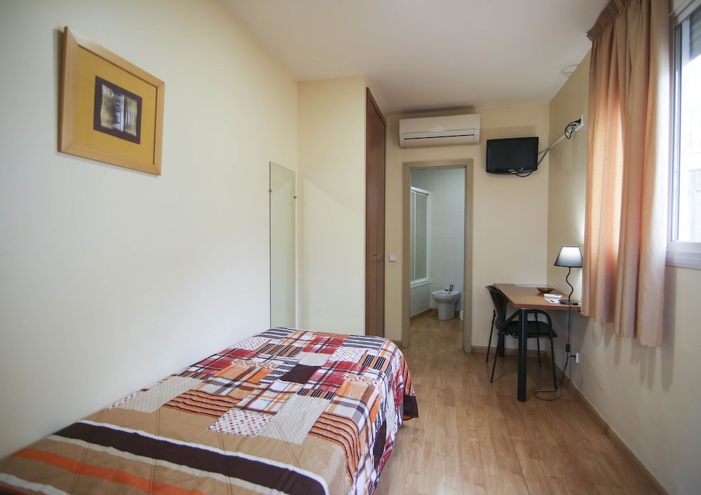 Фото Hotel Esplugues