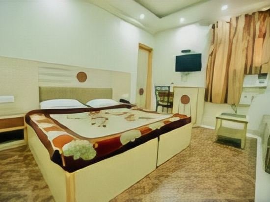 Фото Hotel Megha Sheraton