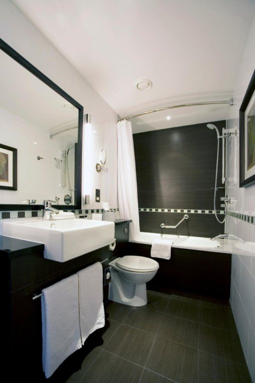 Фото Crowne Plaza London - Gatwick Airport