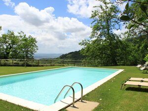 Vintage Holiday Home With Swimming Pool in Montorsoli