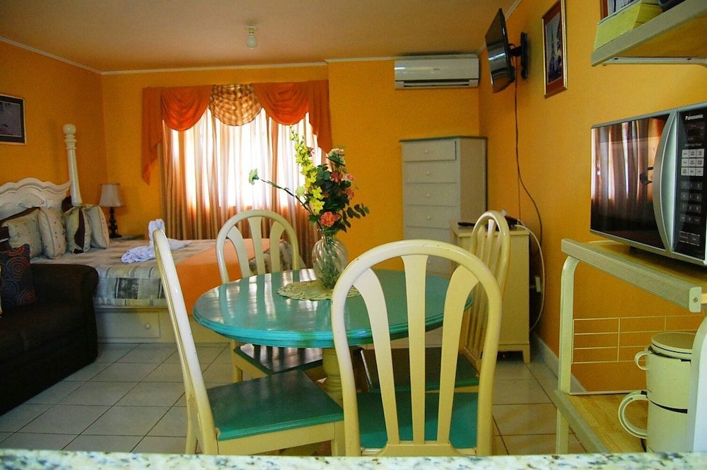 Фото Studio at The Dorchester New Kingston