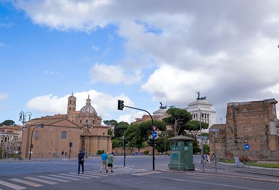 Фото Royal Rooms Colosseo