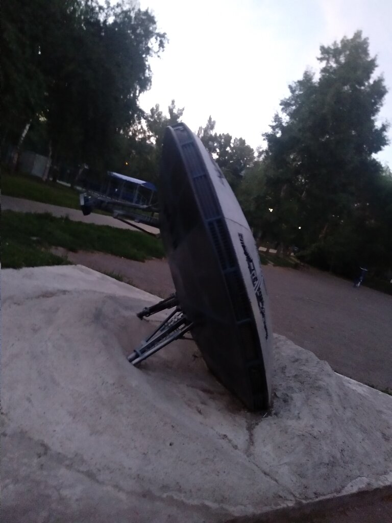 Genre sculpture Летающая тарелка, Barnaul, photo