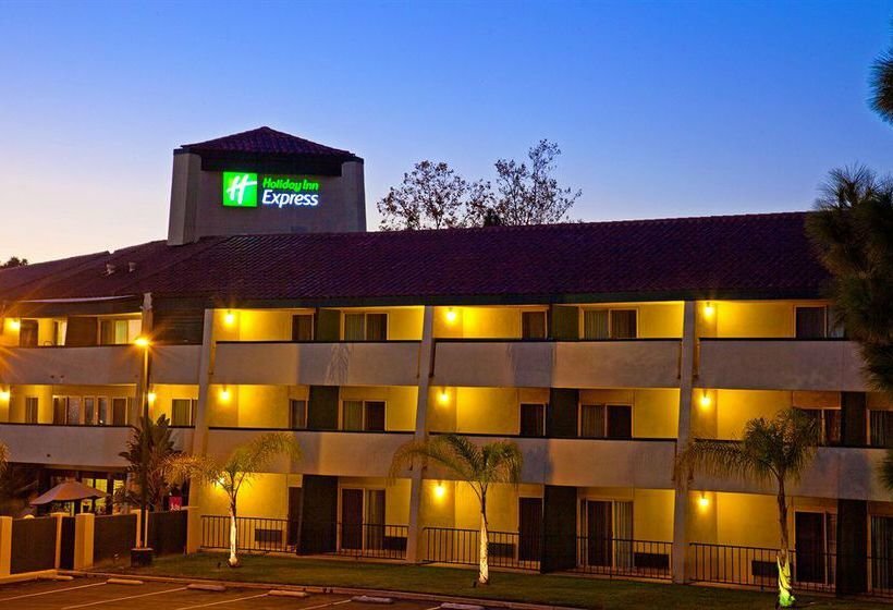 Hotel Holiday Inn Express & Suites Camarillo, State of California, photo