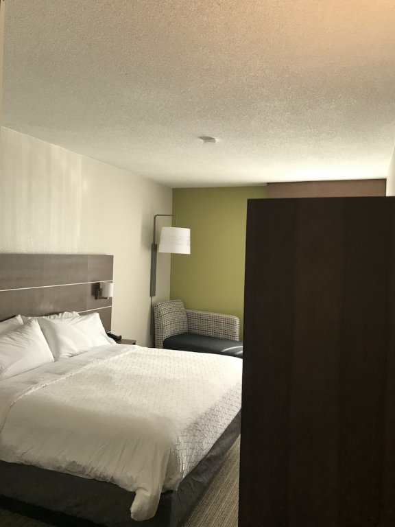 Фото Holiday Inn Express Memphis Medical Center Midtown, an Ihg Hotel