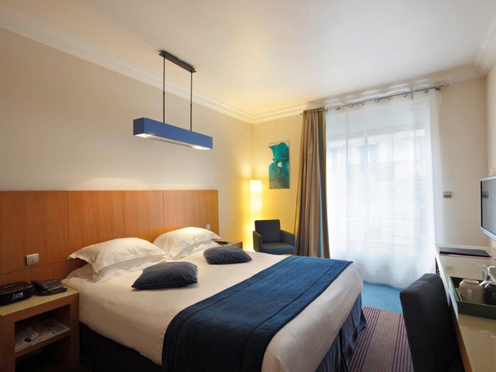 Фото Westside Arc de Triomphe