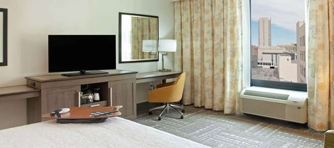 Фото Hampton Inn & Suites Minneapolis Downtown