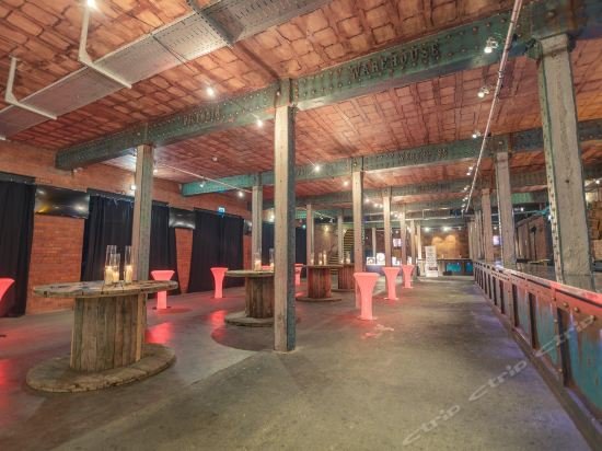 Фото Victoria Warehouse Hotel