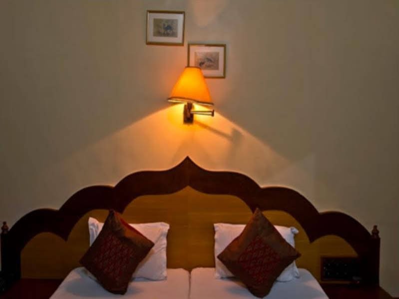 Фото Hotel Chandrawati Palace