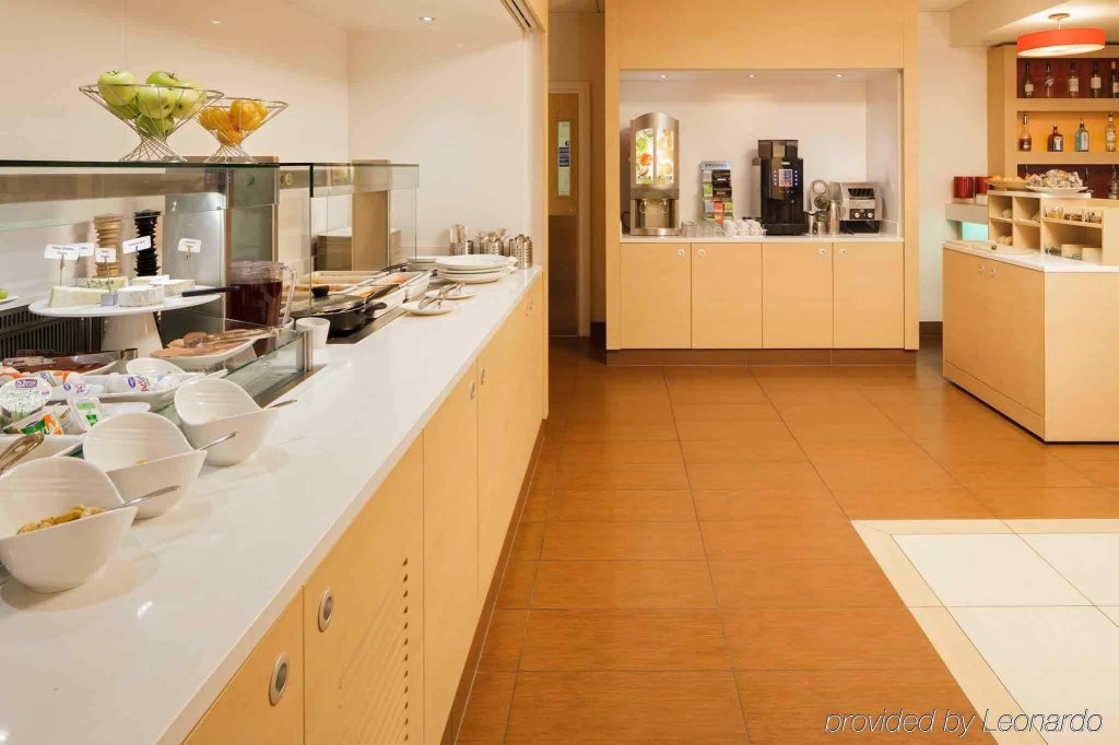 Фото Ibis London Docklands Canary Wharf