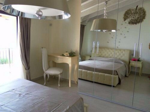Гостиница Residence Casa dei Pescatori в Сирмионе
