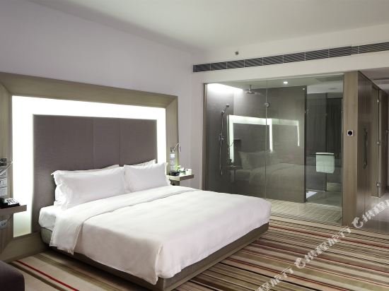 Фото Novotel Nanjing East Suning