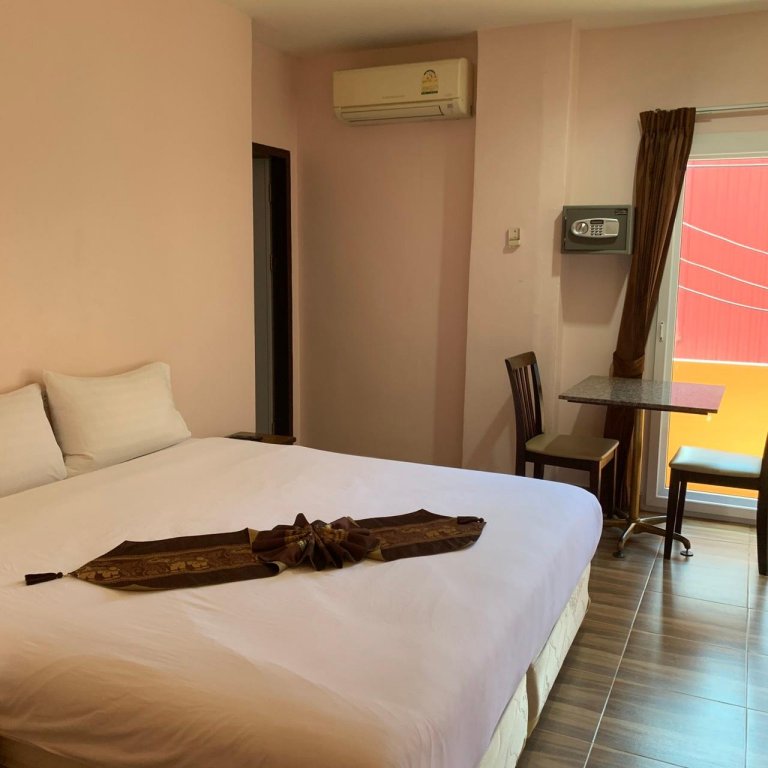 Фото Sureena Hotel