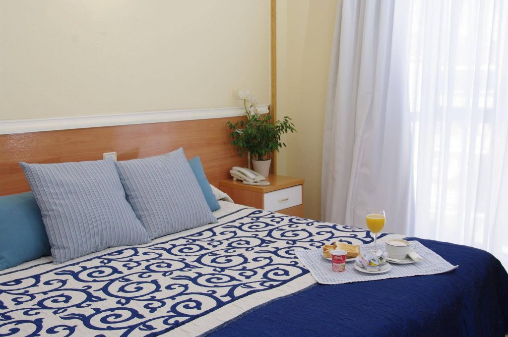 Фото Hotel Barajas Plaza