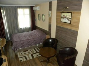 Гостиница Three Dolphins Family Hotel