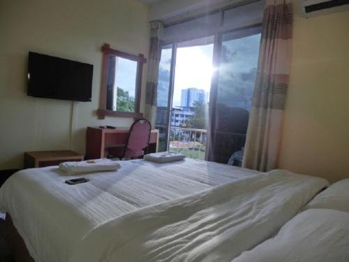 Фото The Garden Inn