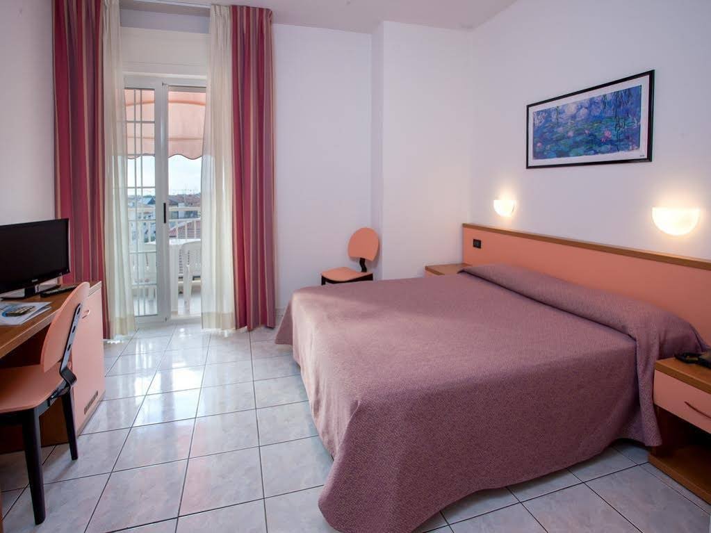 Фото Hotel Sileoni & Dépendance Villa Antonio