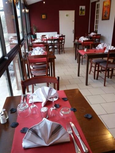 Гостиница Hotel-Restaurant De L'Ecluse 79