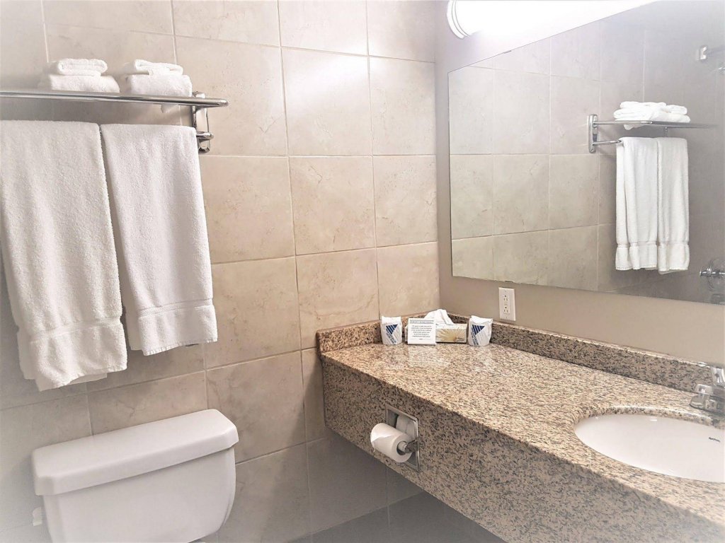 Фото BCMInns Lloydminster