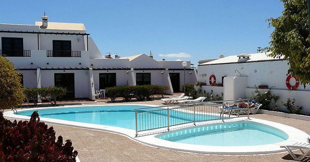 Фото Apartamentos La Laguneta