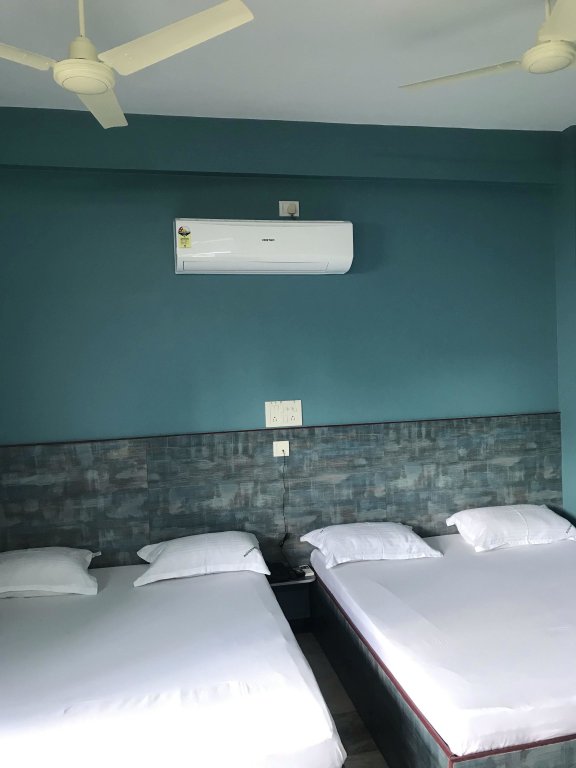 Фото SM Mansion near Harbour & High court