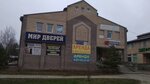 Dveri Neva (Geroev Avenue, 35), puertas