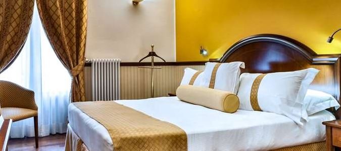 Фото World Hotel Casati 18