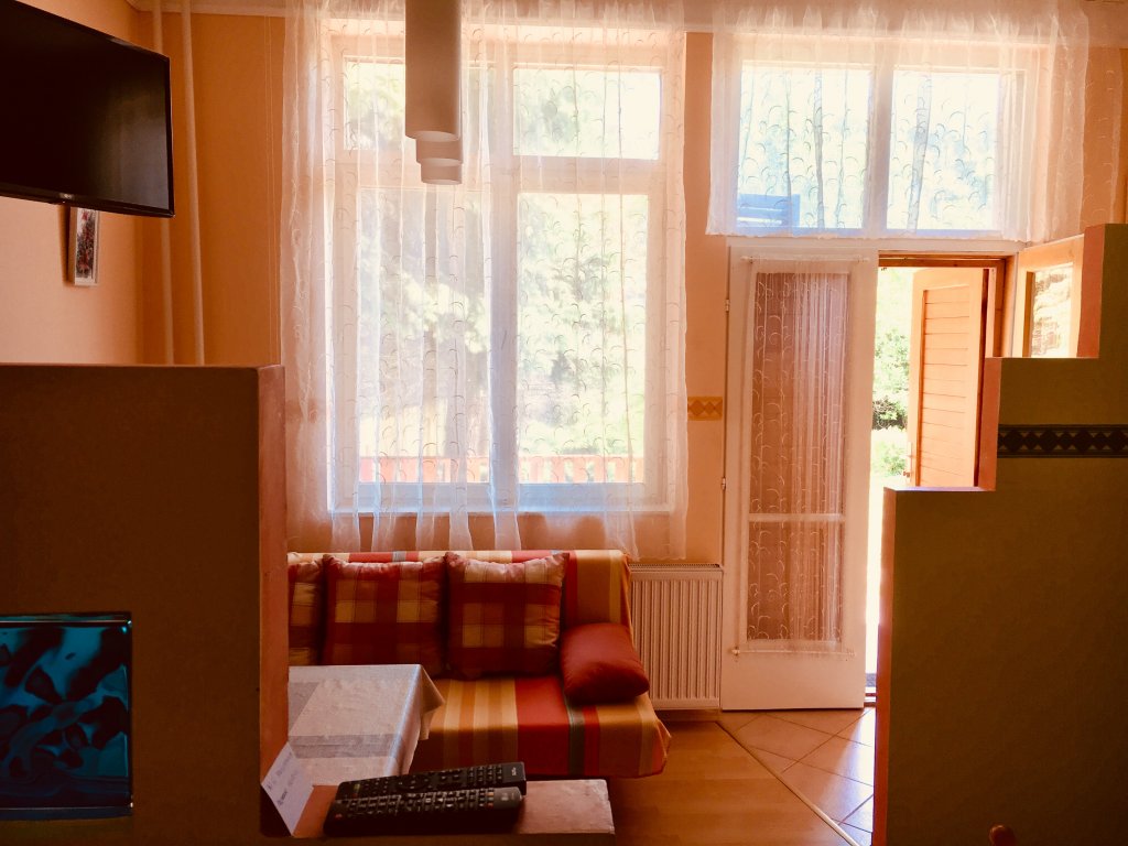 Фото Апартаменты Sunny & Green