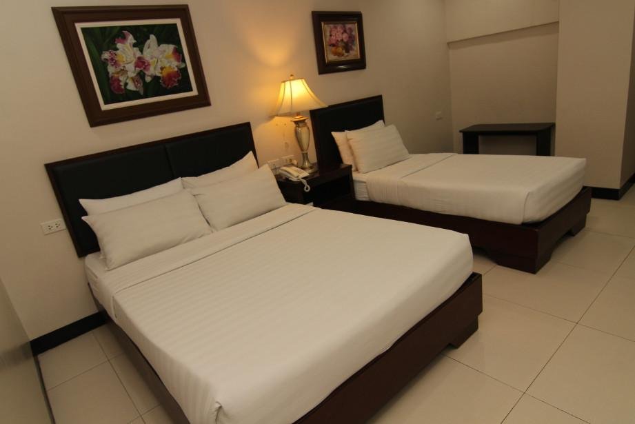 Фото Main Hotel & Suites