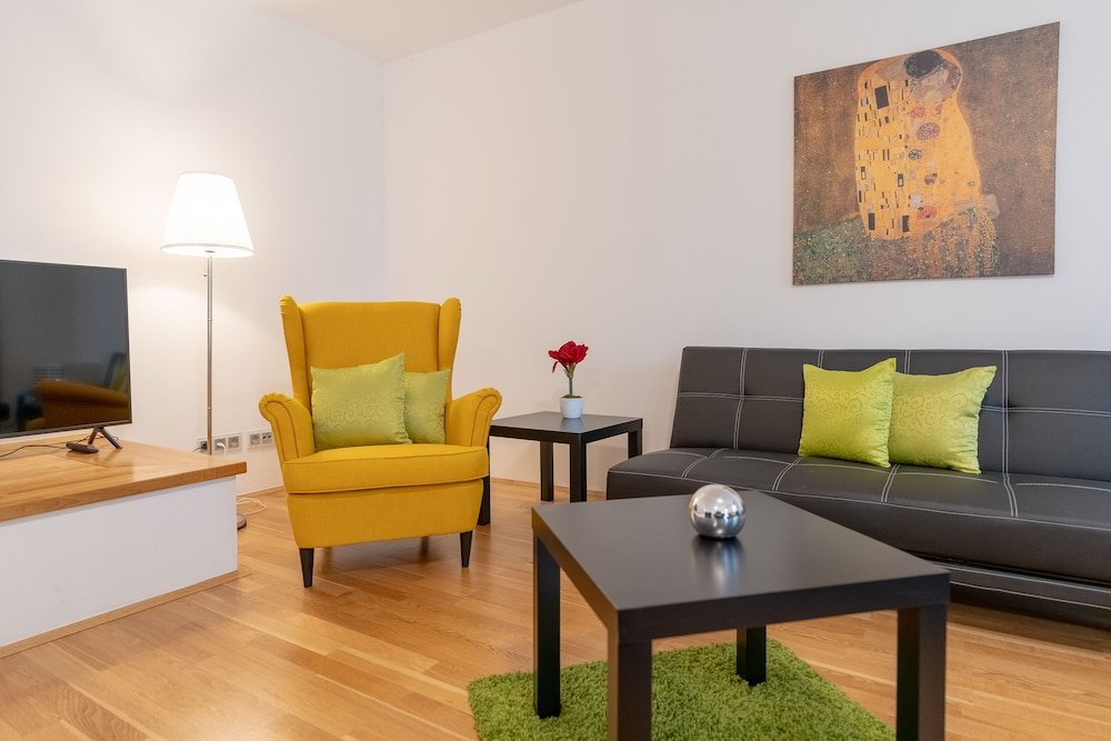 Фото Apartments Wien - Schwarzenbergplatz