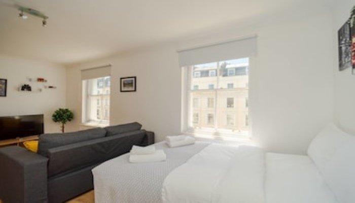 Фото Bright Studio Flat, Amazing Location!