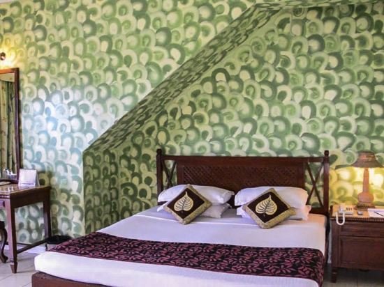 Фото Indismart Woodbourne Resort