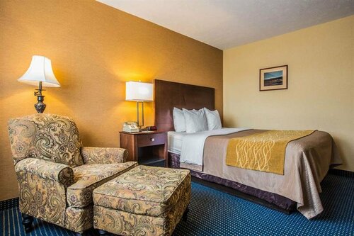 Гостиница Comfort Inn & Suites at Maplewood