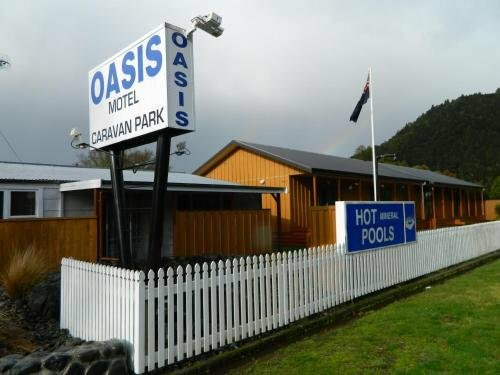 Гостиница Oasis Motel & Holiday Park