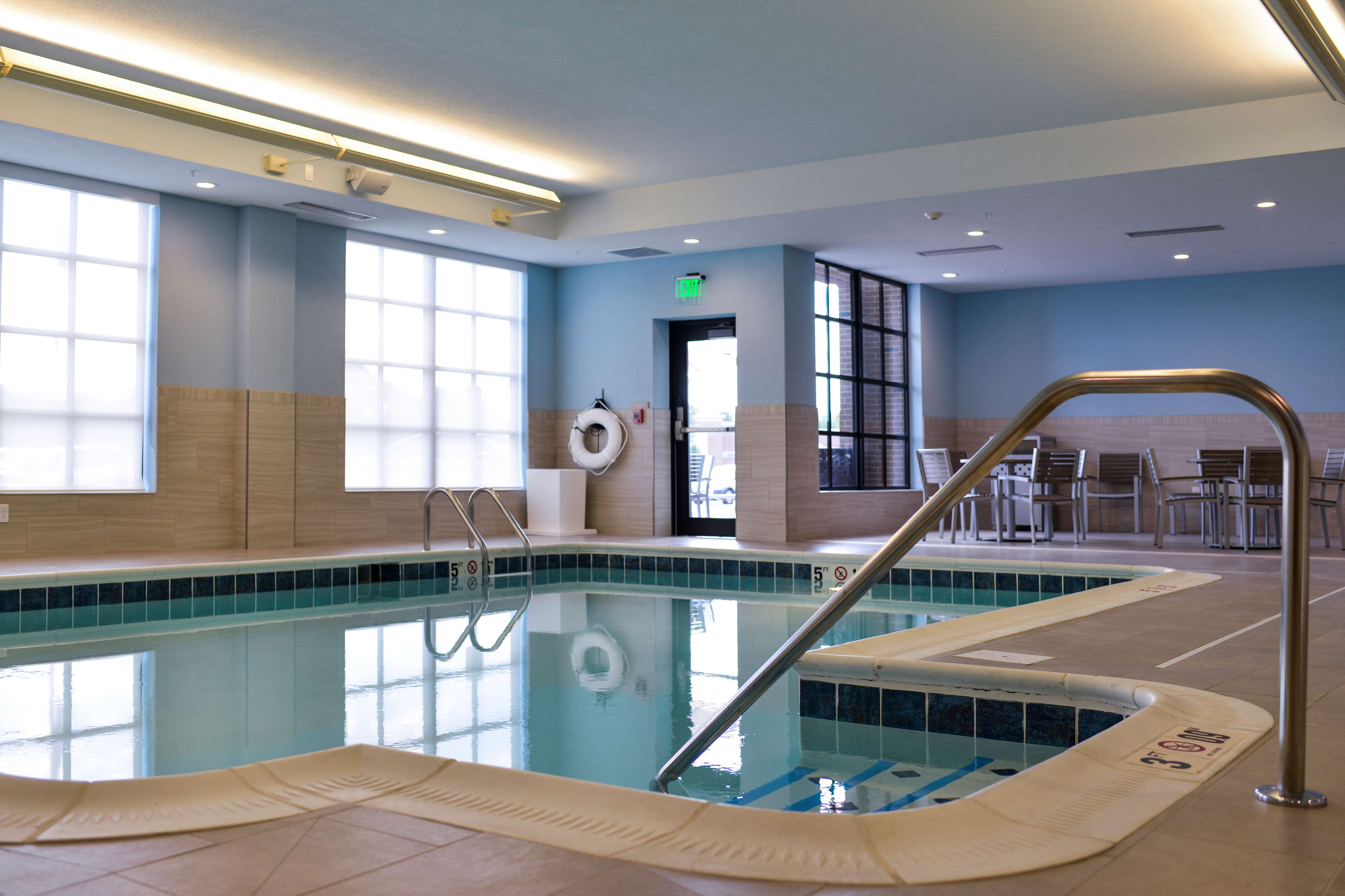 Фото Hilton Garden Inn Louisville Mall of St. Matthews