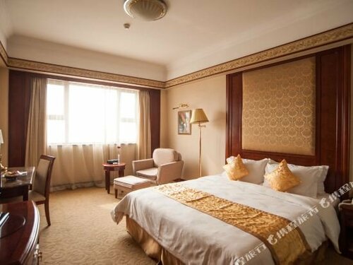 Гостиница Qingdao Great Tang Harvest Hotel в Циндао