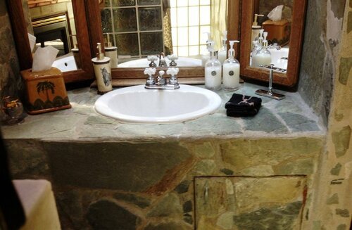 Гостиница The Stone Hedge B&b в Ричмонде