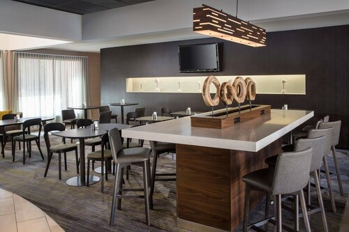 Гостиница Courtyard by Marriott Phoenix Airport в Финиксе