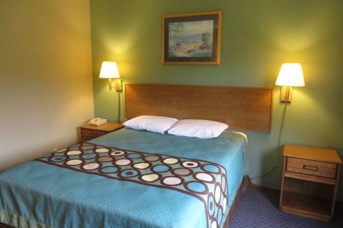 Фото Super 8 by Wyndham Macomb