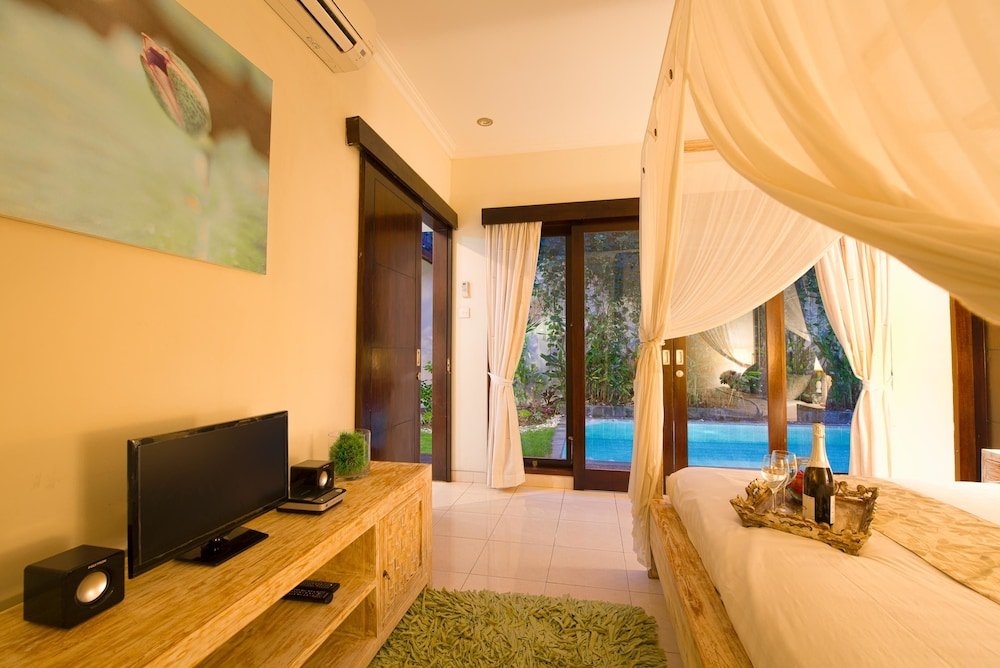 Фото Exotis Villa Seminyak