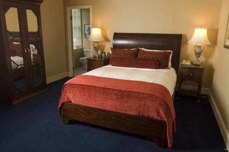 Фото Hotel Roanoke & Conference Ctr, Curio Collection by Hilton